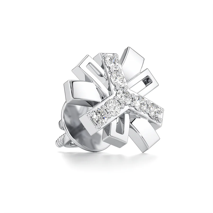 Elegant Loop Pendant – Stylish White Gold Statement Jewelry
