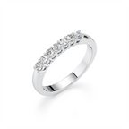 Classic Bloom Diamond Pendant – Elegant White Gold Necklace