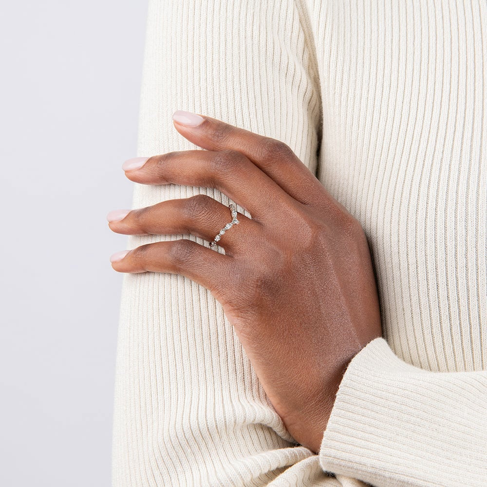 Curved Versailles Diamond Ring