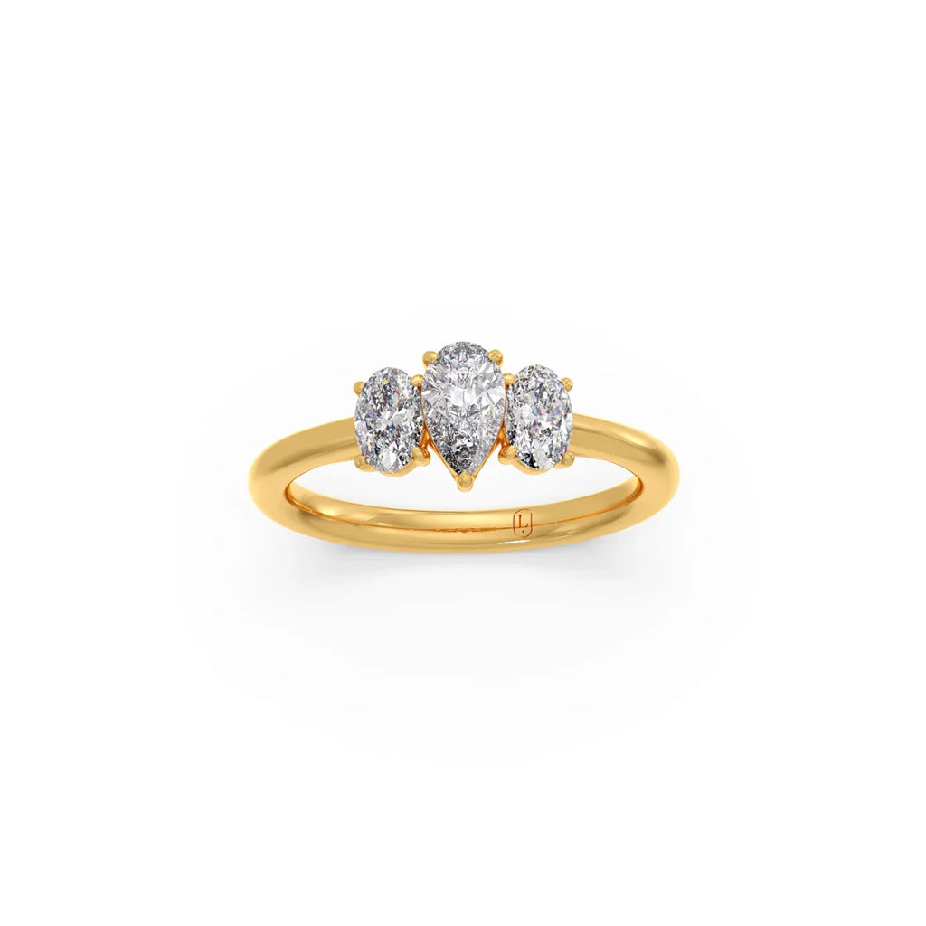 Three Oval Diamond Ring in Yellow Gold – Classic & Elegant Design