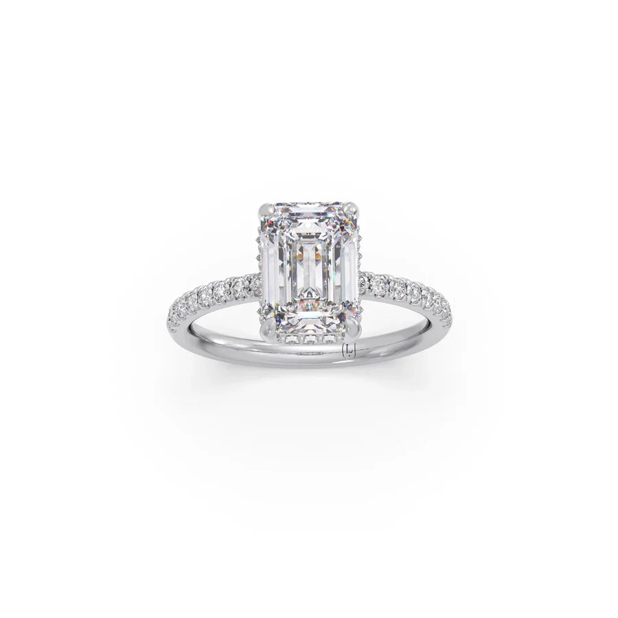 Emerald-Cut Diamond Solitaire Ring in Yellow Gold – Classic Elegant Engagement Style