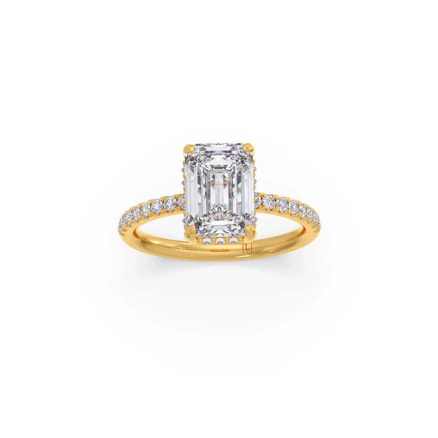 Emerald-Cut Diamond Solitaire Ring in Yellow Gold – Classic Elegant Engagement Style