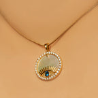 Elegant Loop Pendant – Stylish White Gold Statement Jewelry